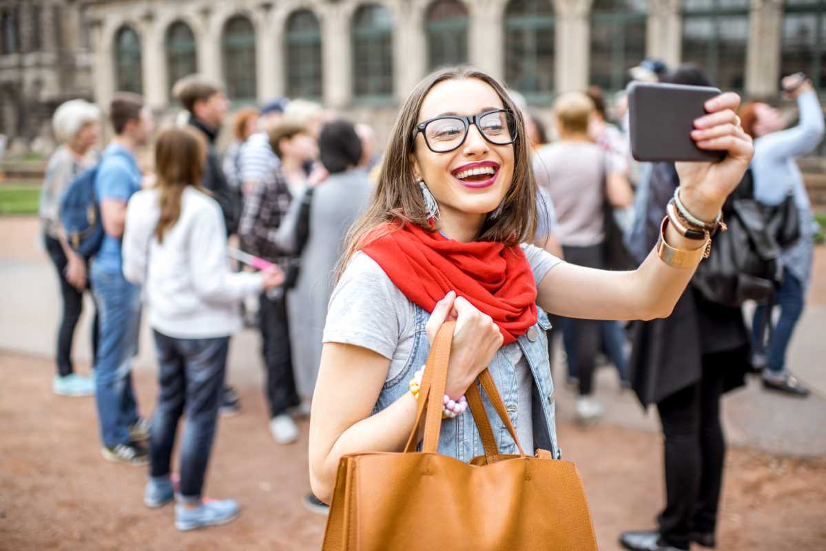 What Gen Z Should Be Investing in Right Now (and What to Avoid)